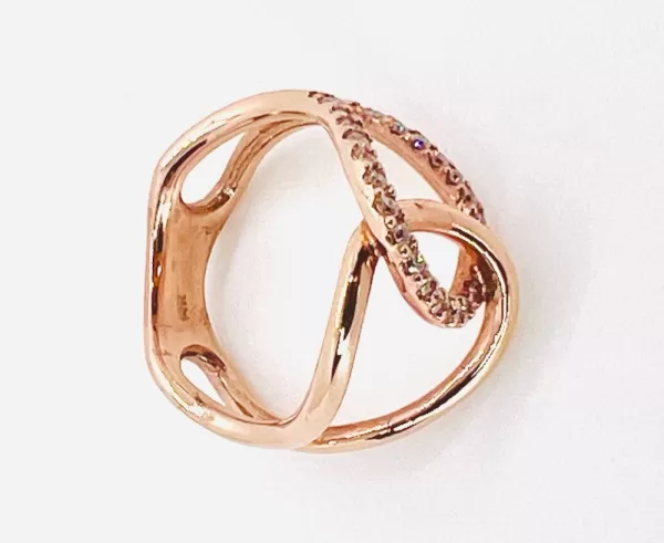 14 Karat Rose Gold Round Brilliant Diamond Ring D2