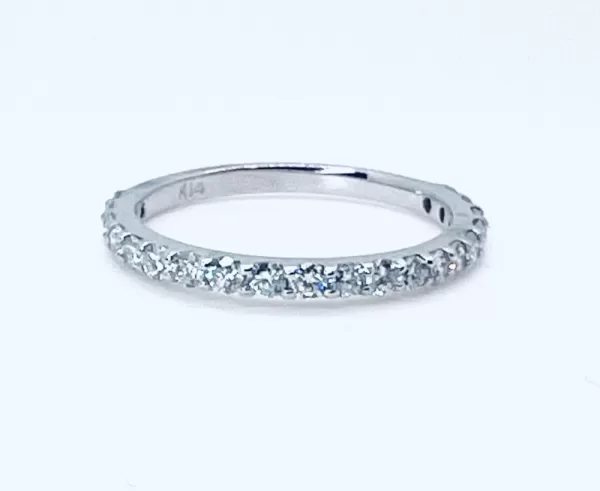 14 Karat White Gold Round Brilliant Diamond Band D3