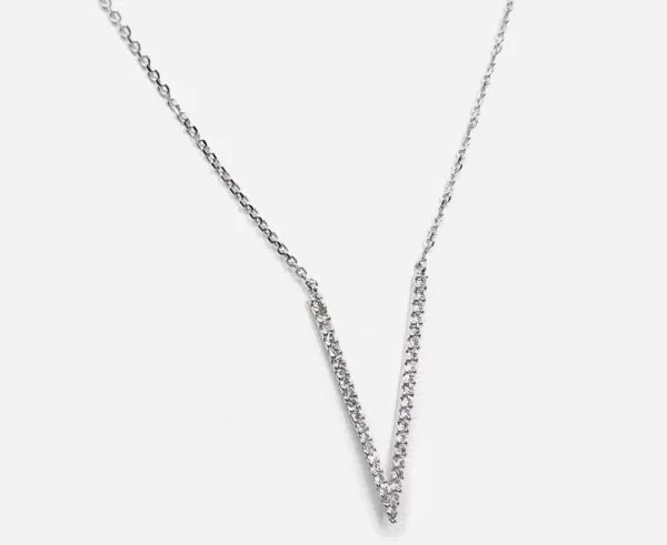 14 Karat White Gold Round Brilliant Diamond Necklace D4