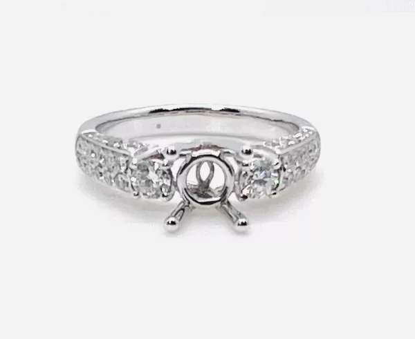 14 Karat White Gold Round Brilliant Diamond Ring D2