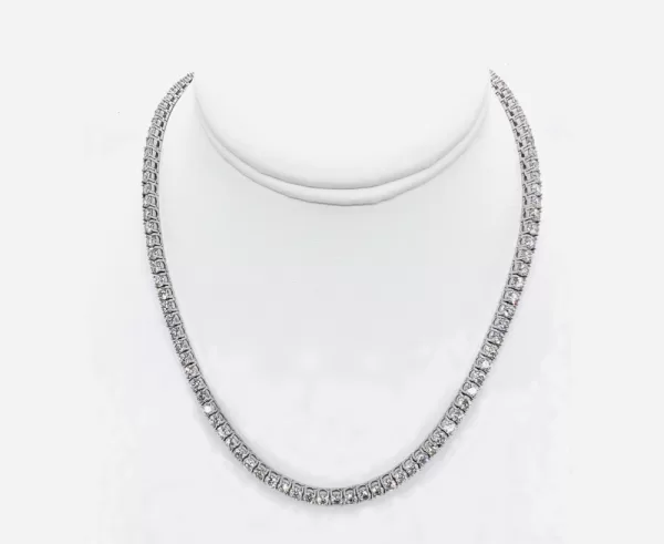 14 Karat White Gold Round Brilliant Diamond Tennis Necklace