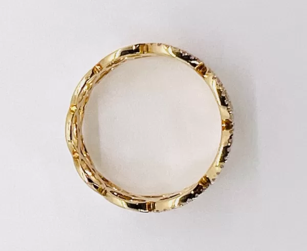 14 Karat Yellow Gold Round Brilliant Diamond Ring