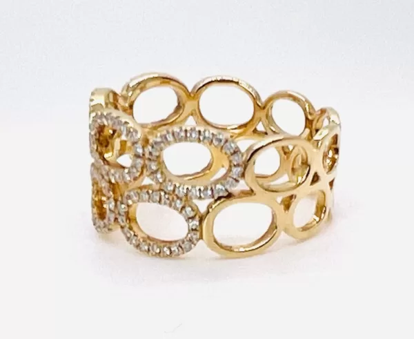 14 Karat Yellow Gold Round Brilliant Diamond Ring