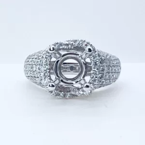 18 Karat White Gold Round Brilliant Diamond Ring D2