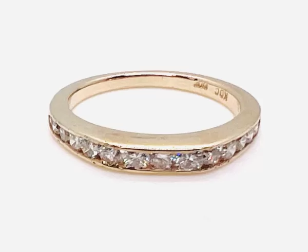 18 Karat Yellow Gold Round Brilliant Diamond Ring Set