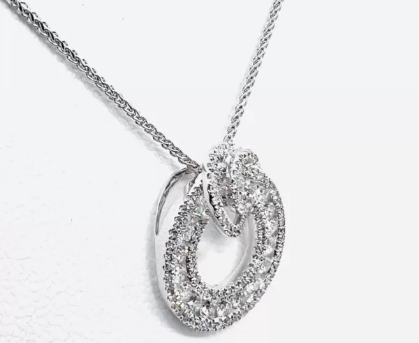 18 Karat White Gold Round Brilliant Diamond Pendant with Chain