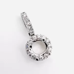 18 Karat White Gold Round Brilliant Diamond Semi-Mount Pendant D2