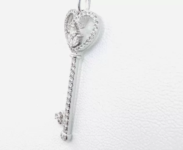 18 Karat White Gold, Round Brilliant Marquise Diamond Pendant with Chain