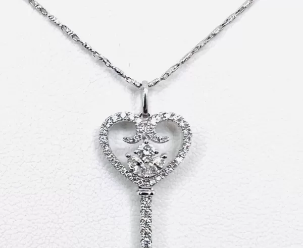 18 Karat White Gold, Round Brilliant Marquise Diamond Pendant with Chain